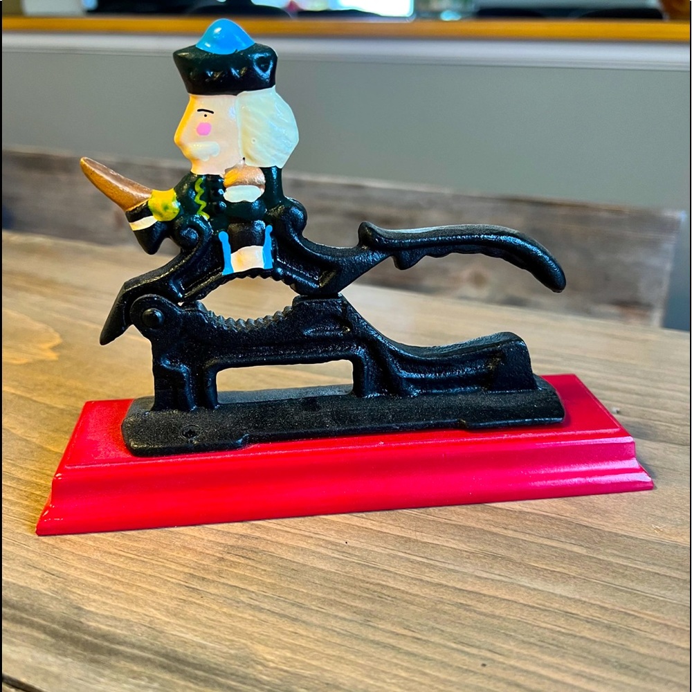 Vintage, walnut splitting heavy, cast iron!